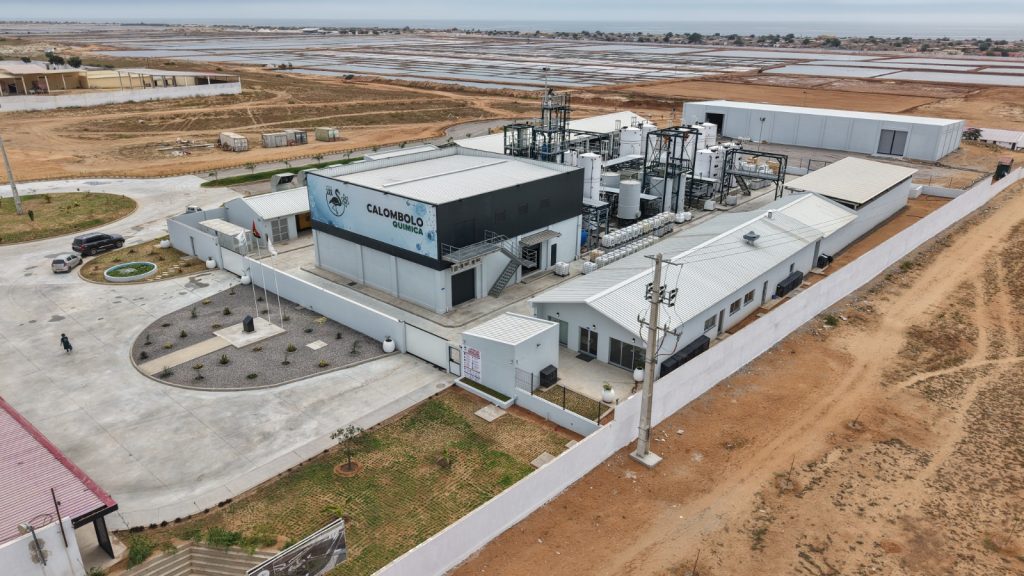 Calombolo Química inaugurada na Baía Farta